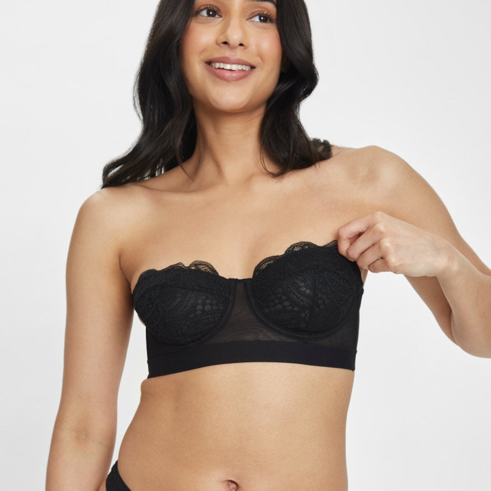 Lively Black Lace Strapless Bra with Scalloped Trim 38DD